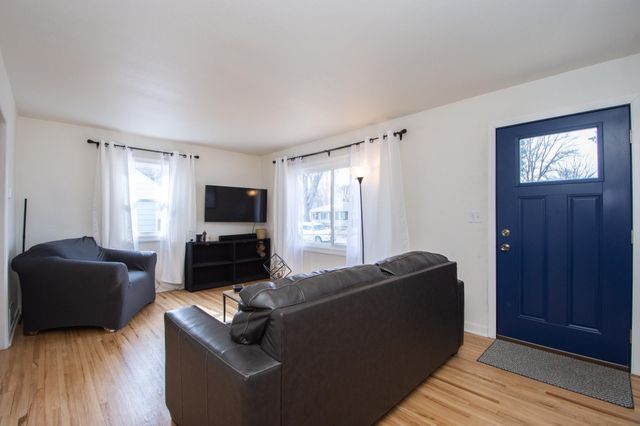 904 18th Street S, Fargo, ND 58103