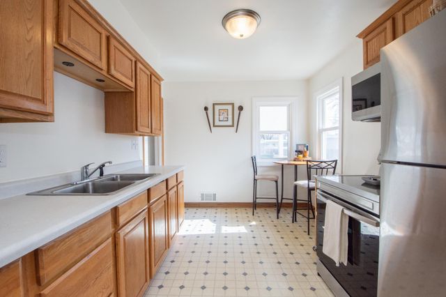 904 18th Street S, Fargo, ND 58103