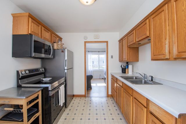 904 18th Street S, Fargo, ND 58103