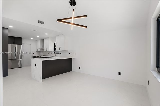 1543 SW 1st Ave, Boca Raton, FL 33432