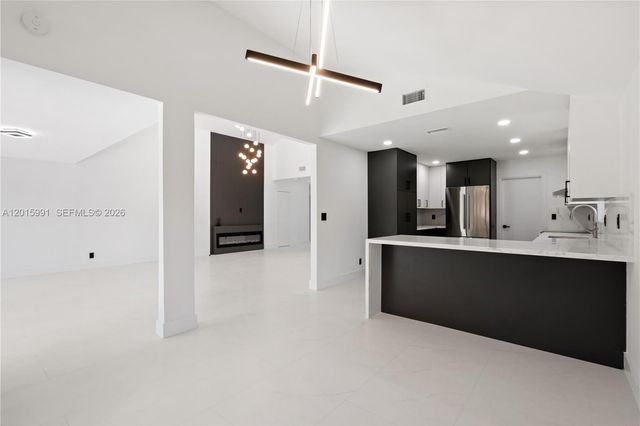 1543 SW 1st Ave, Boca Raton, FL 33432