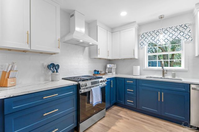 444 York St, Gulf Breeze, FL 32561