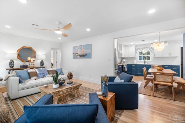 444 York St, Gulf Breeze, FL 32561