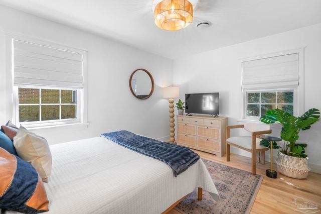 444 York St, Gulf Breeze, FL 32561