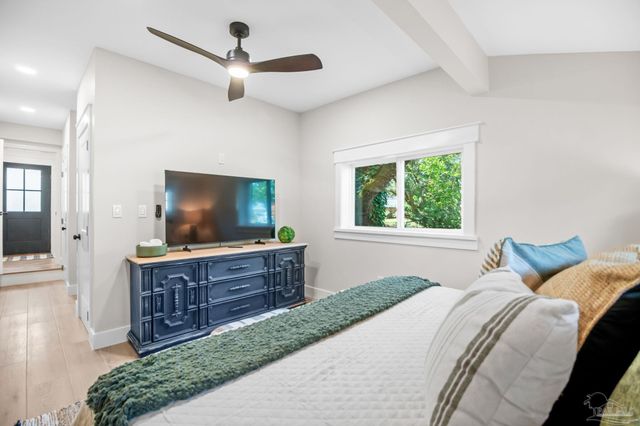 444 York St, Gulf Breeze, FL 32561