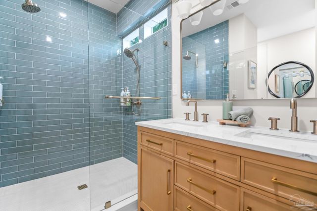 444 York St, Gulf Breeze, FL 32561