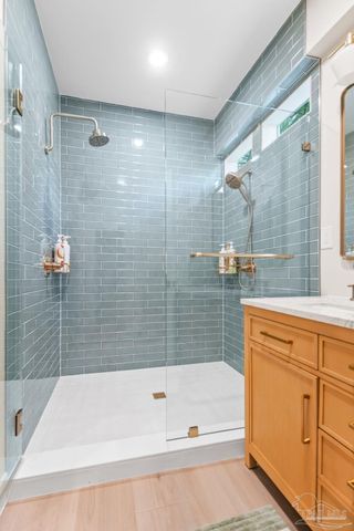 444 York St, Gulf Breeze, FL 32561