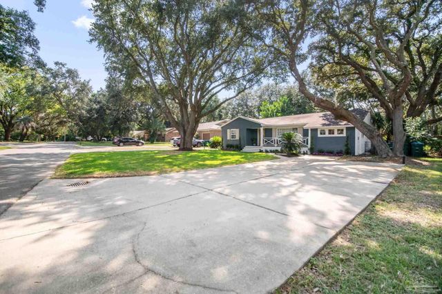 444 York St, Gulf Breeze, FL 32561