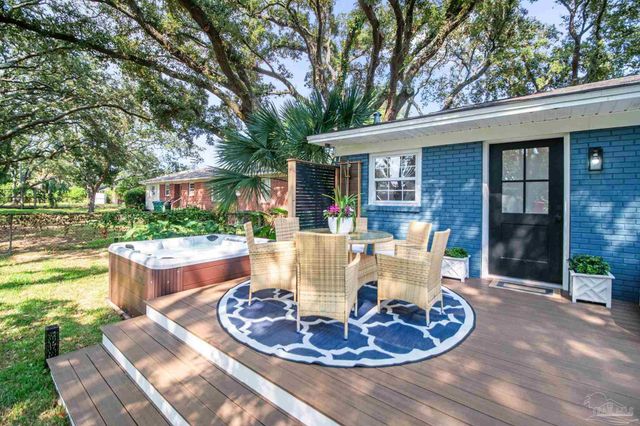 444 York St, Gulf Breeze, FL 32561