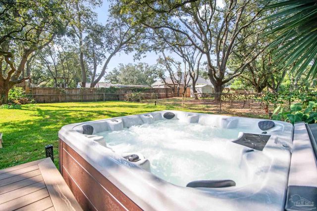 444 York St, Gulf Breeze, FL 32561