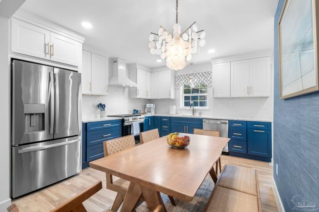 444 York St, Gulf Breeze, FL 32561