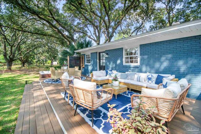444 York St, Gulf Breeze, FL 32561