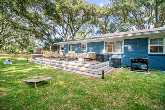 444 York St, Gulf Breeze, FL 32561