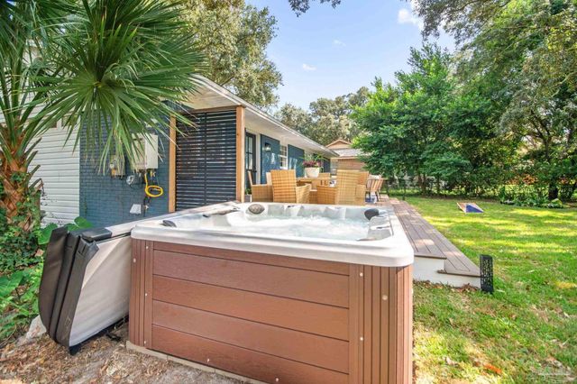 444 York St, Gulf Breeze, FL 32561