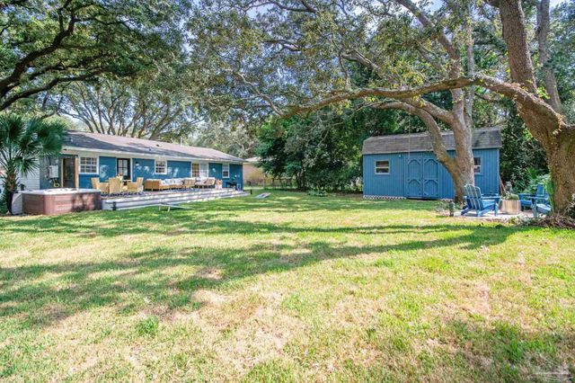 444 York St, Gulf Breeze, FL 32561