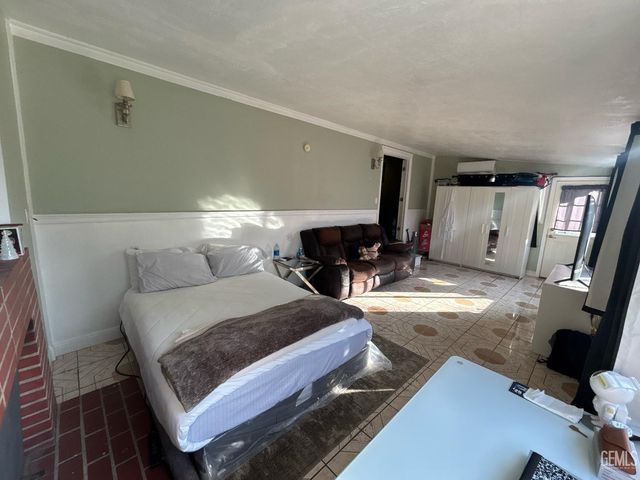 501 B Street, Bakersfield, CA 93304