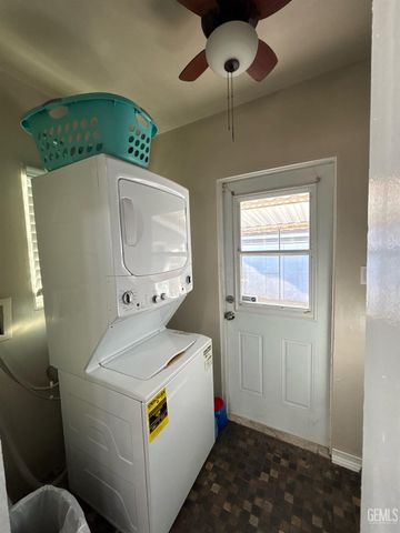 501 B Street, Bakersfield, CA 93304