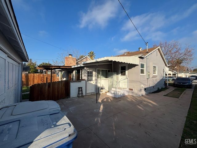 501 B Street, Bakersfield, CA 93304