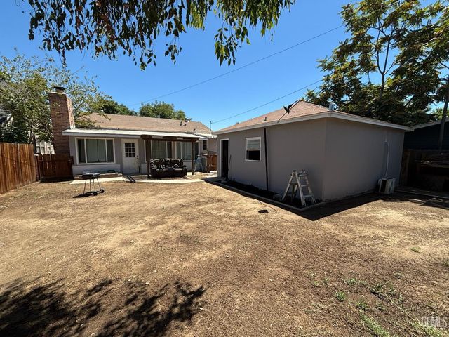 501 B Street, Bakersfield, CA 93304