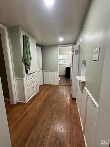 501 B Street, Bakersfield, CA 93304