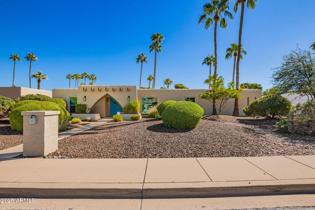 Image 1 of property listing at 11021 N 44TH Street, Phoenix, AZ 85028