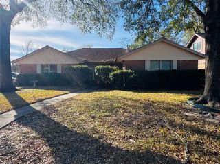 15718 Seavale Road, Houston, TX 77062