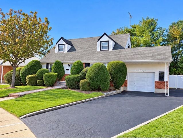 199 Ronni Drive, East Meadow, NY 11554