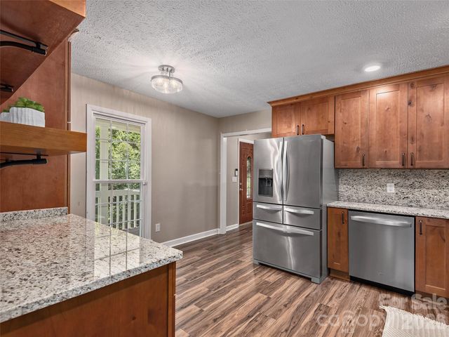 181 Junaluska Oaks Drive, Waynesville, NC 28786