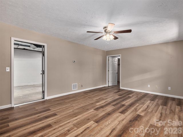 181 Junaluska Oaks Drive, Waynesville, NC 28786