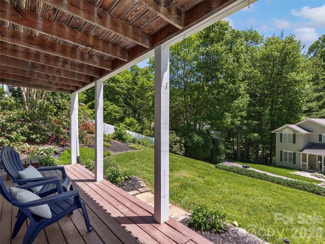 181 Junaluska Oaks Drive, Waynesville, NC 28786