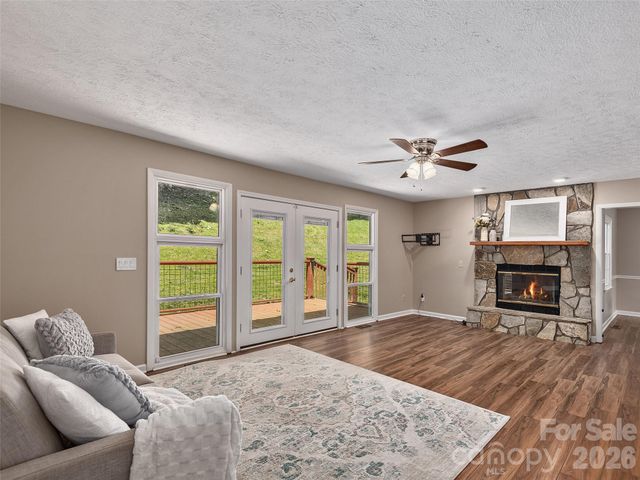 181 Junaluska Oaks Drive, Waynesville, NC 28786