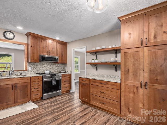 181 Junaluska Oaks Drive, Waynesville, NC 28786