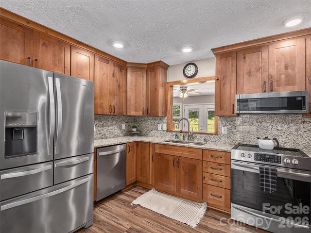 181 Junaluska Oaks Drive, Waynesville, NC 28786