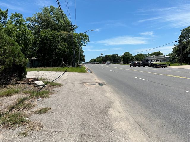 628 Highway 3 S, League City, TX 77573