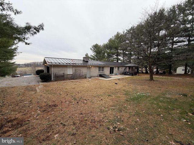 2501 SUNSET CIR, Glenville, PA 17329