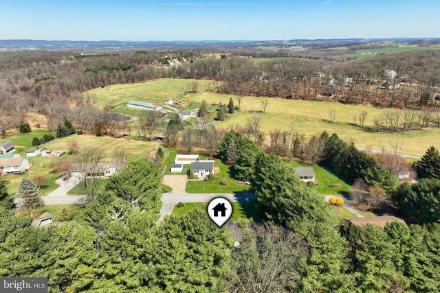 2501 SUNSET CIR, Glenville, PA 17329