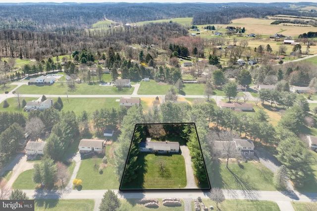 2501 SUNSET CIR, Glenville, PA 17329