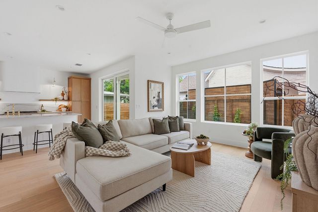 1103 Cullen Ave 1, Austin, TX 78757