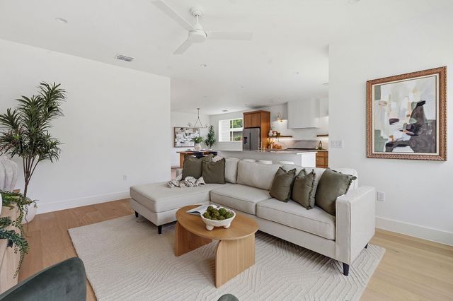 1103 Cullen Ave 1, Austin, TX 78757