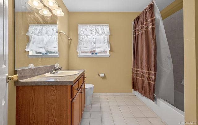 31 Daremy Circle, Medford, NY 11763