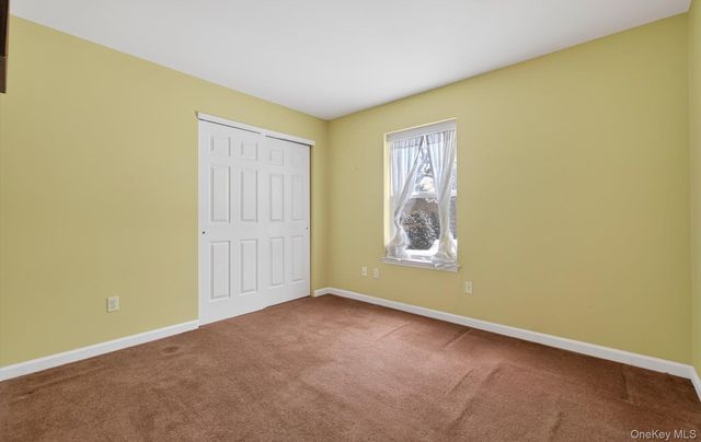 31 Daremy Circle, Medford, NY 11763