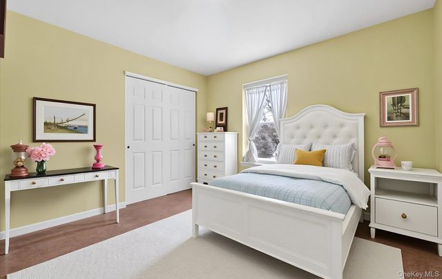 31 Daremy Circle, Medford, NY 11763