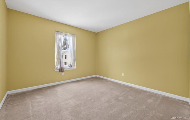 31 Daremy Circle, Medford, NY 11763