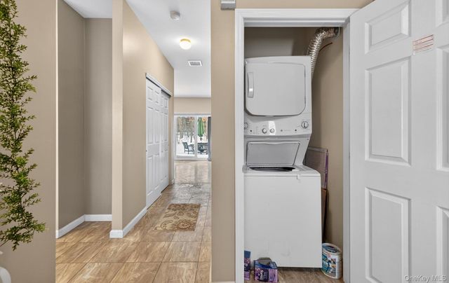 31 Daremy Circle, Medford, NY 11763