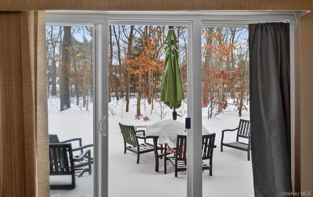 31 Daremy Circle, Medford, NY 11763