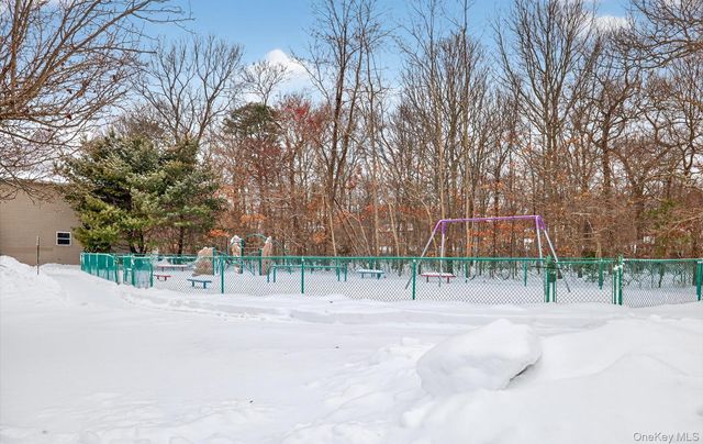 31 Daremy Circle, Medford, NY 11763