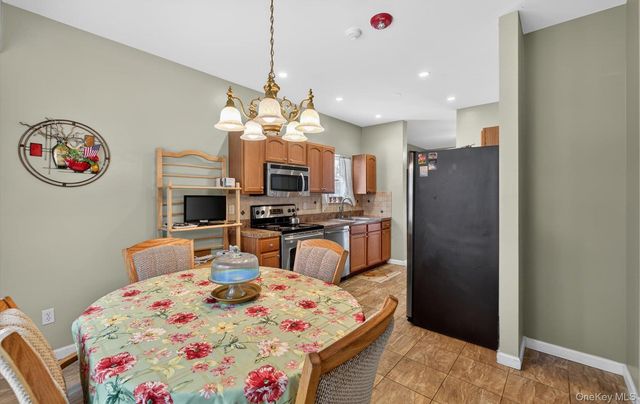 31 Daremy Circle, Medford, NY 11763