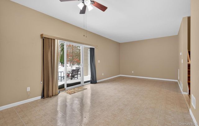 31 Daremy Circle, Medford, NY 11763