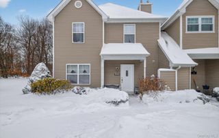 31 Daremy Circle, Medford, NY 11763