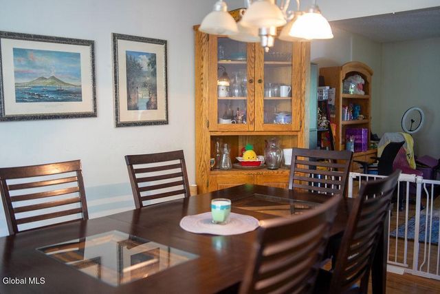 817 Lishakill Road, Niskayuna, NY 12309